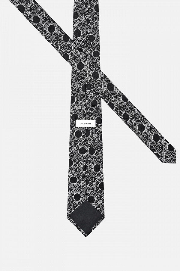 Черный галстук в белый узор