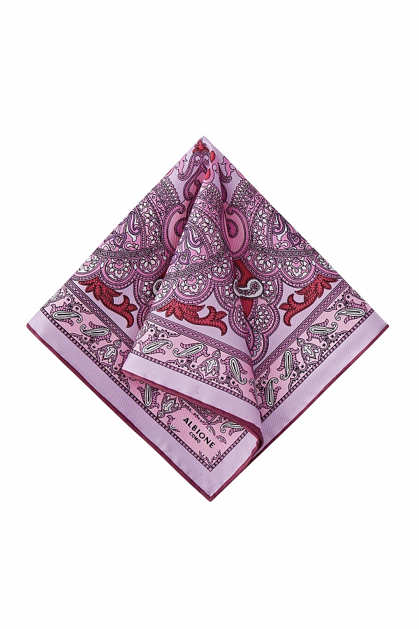 Розово-красный платок с орнаментом