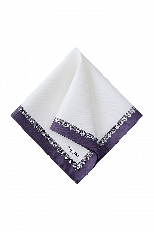 Белый платок с серо-фиолетовой каймой