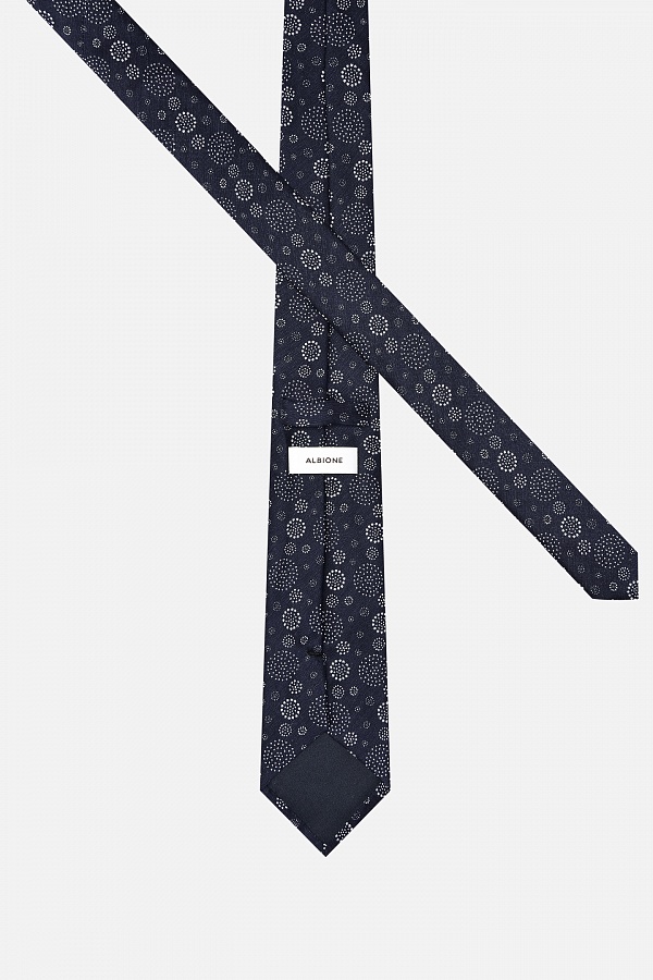 Черный галстук в стильный принт