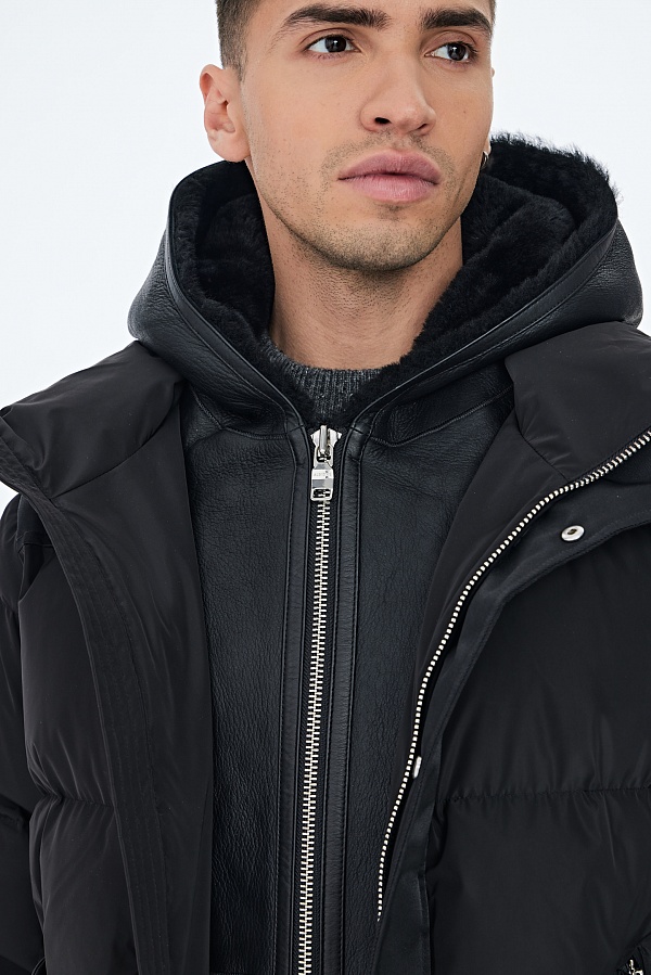 Черная пуховая куртка ADRIAN с капюшоном из натуральной овчины