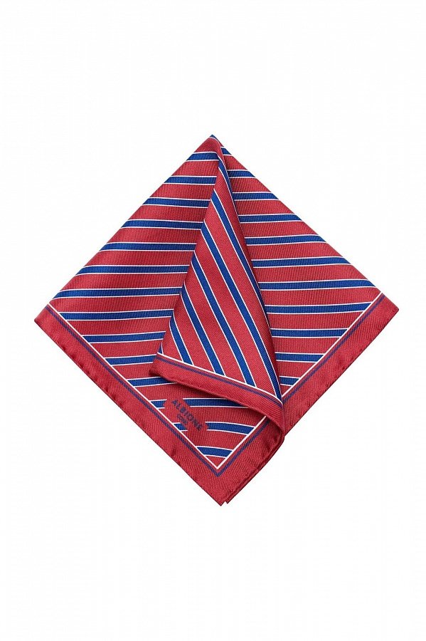 Красный платок в синюю полоску