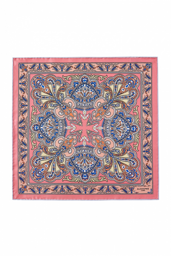 Розово-голубой платок с орнаментом