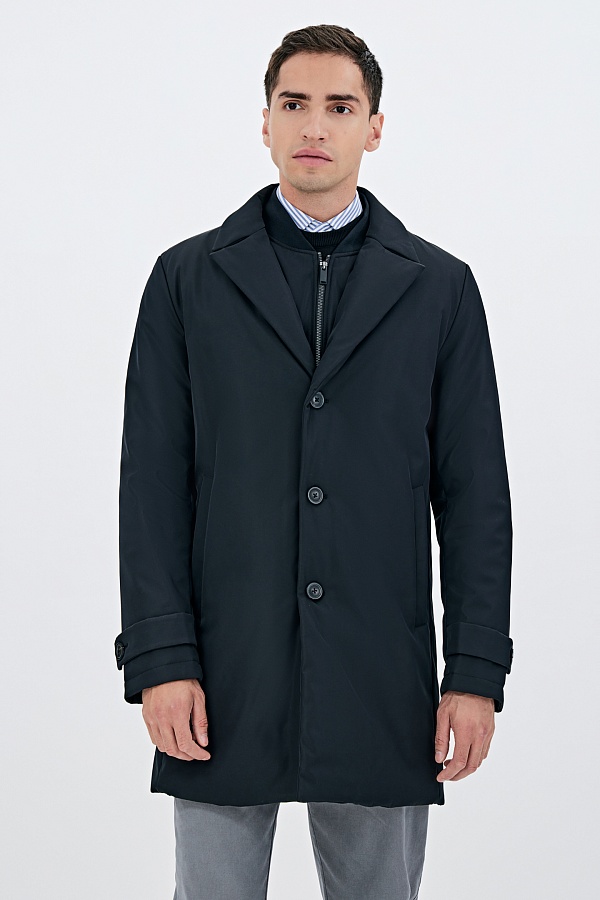 Утепленное пальто темно-синего цвета