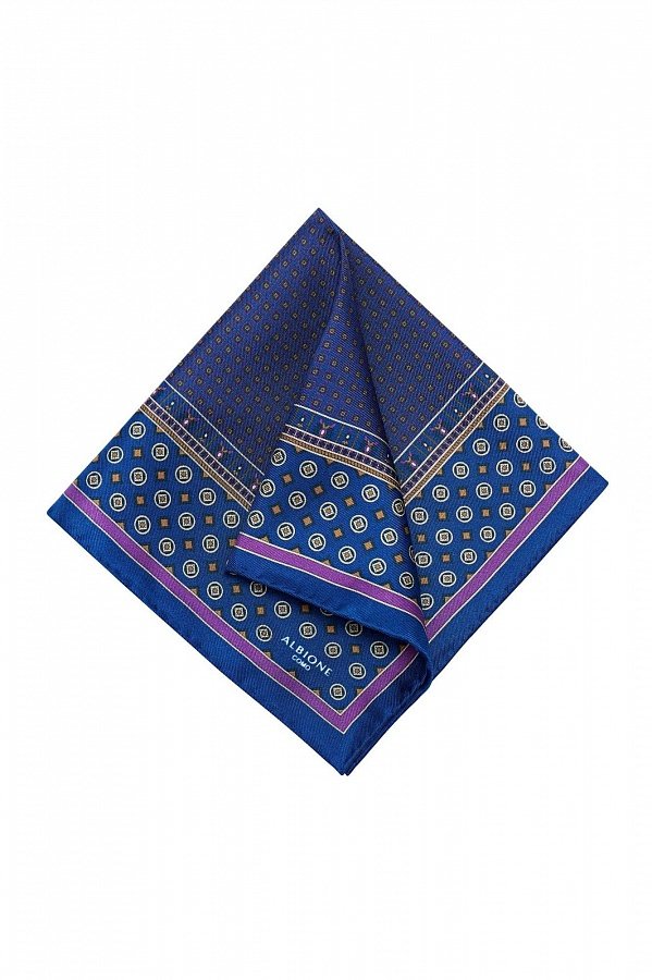 Синий платок с классическим орнаментом