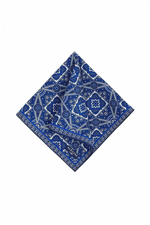 Синий платок с узором