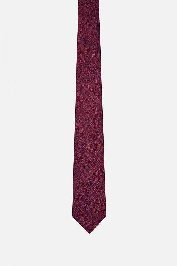 Текстурный галстук красного цвета