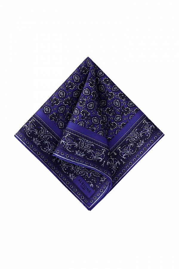 Темно-синий платок с цветочным узором