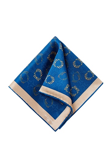 Синий платок с бежевым принтом
