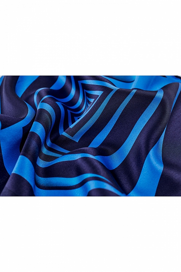 Черно-синий платок с абстракцией
