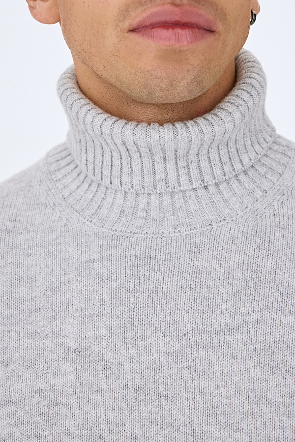 Светло-серый свитер из шерсти с эффектом меланж