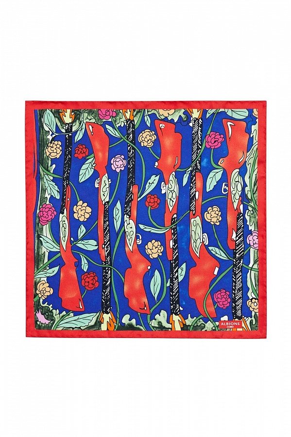 Красно-синий платок с принтом ружья и цветы
