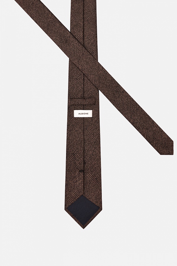 Темно-коричневый галстук