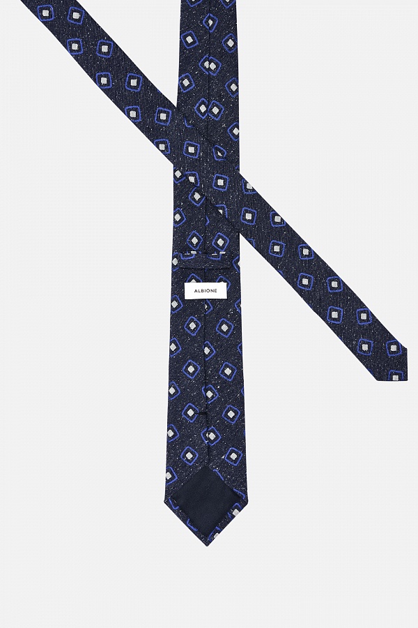 Стильный галстук с узором