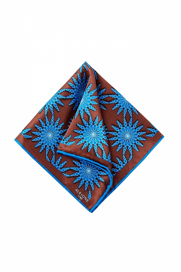 Бордовый платок в синий принт