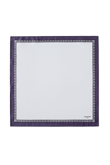 Белый платок с серо-фиолетовой каймой