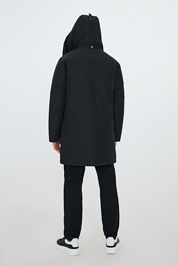 Черная пуховая куртка с капюшоном