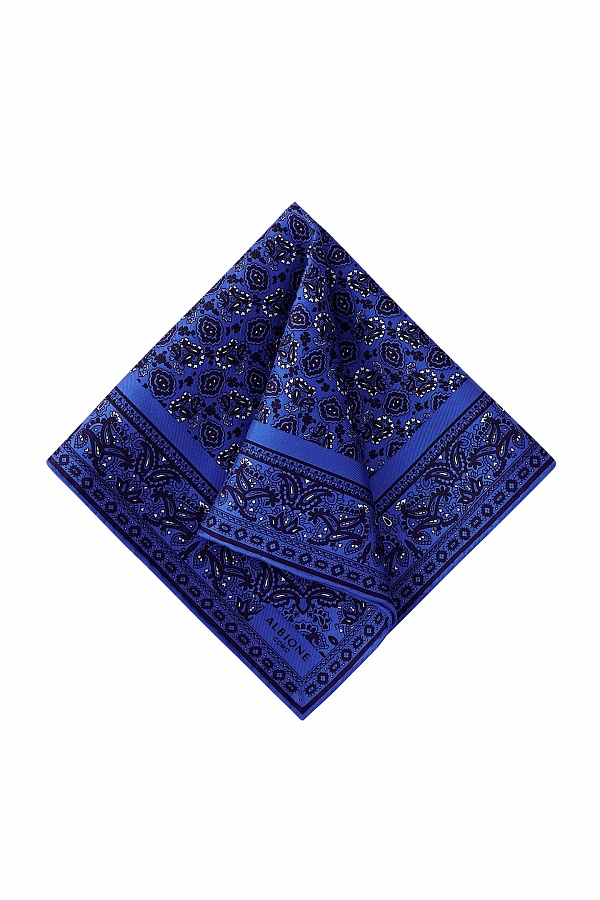 Синий платок с черным орнаментом