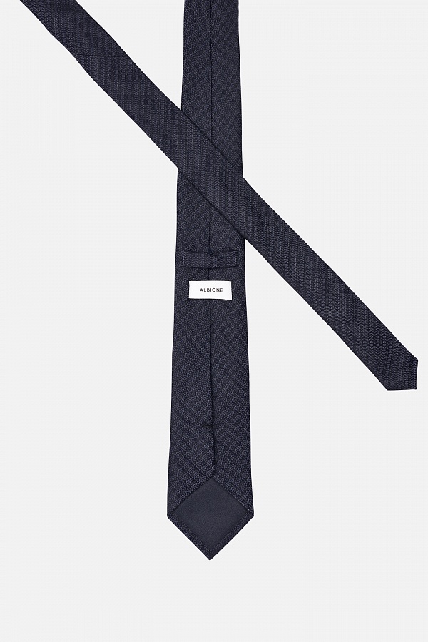 Стильный черный галстук