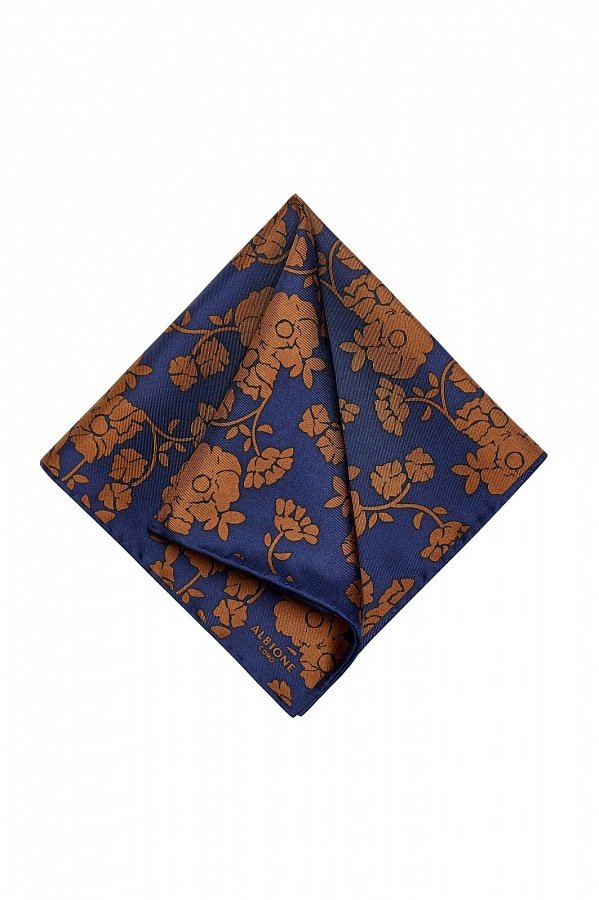 Синий платок в коричневых цветах
