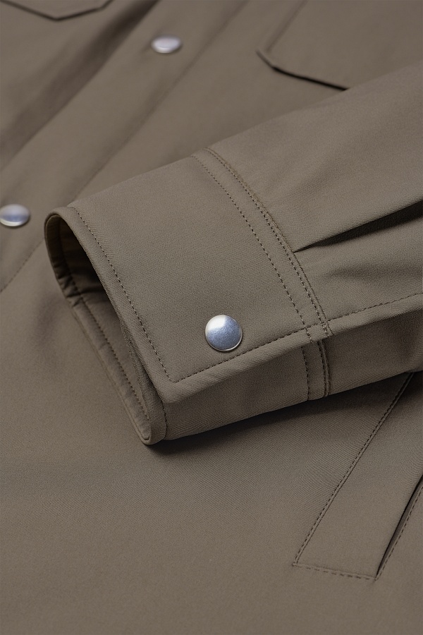 Оливковая утепленная куртка с карманами