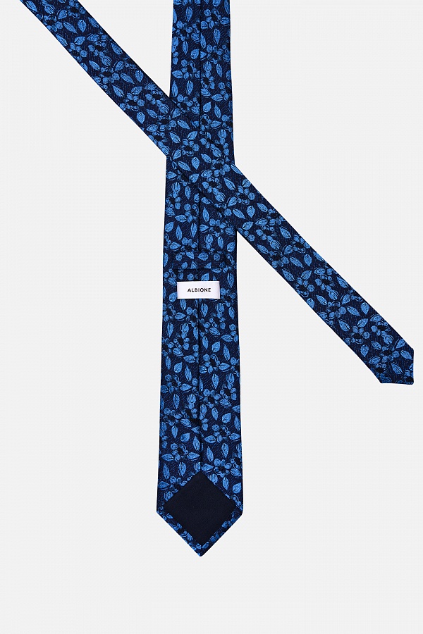 Синий галстук с цветочным узором
