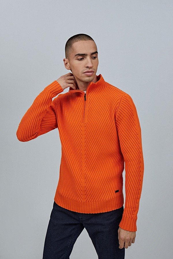 Оранжевый текстурный пуловер с воротом на молнии