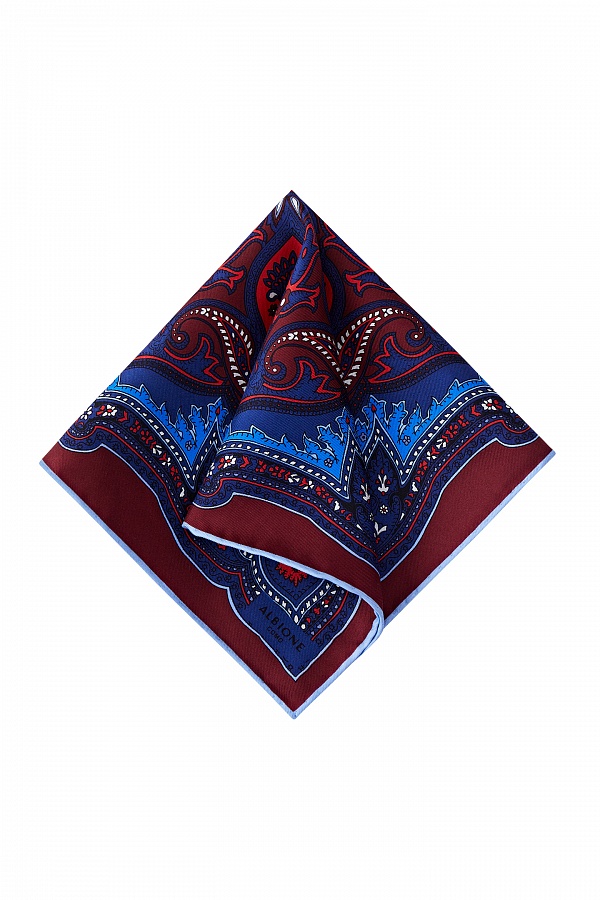 Бордовый платок с синим орнаментом