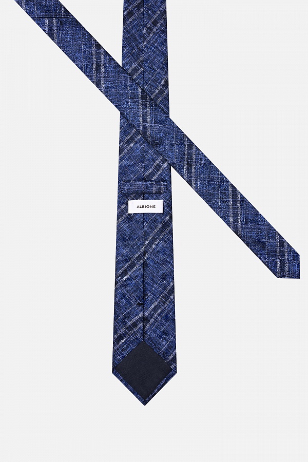 Синий галстук с в полоску