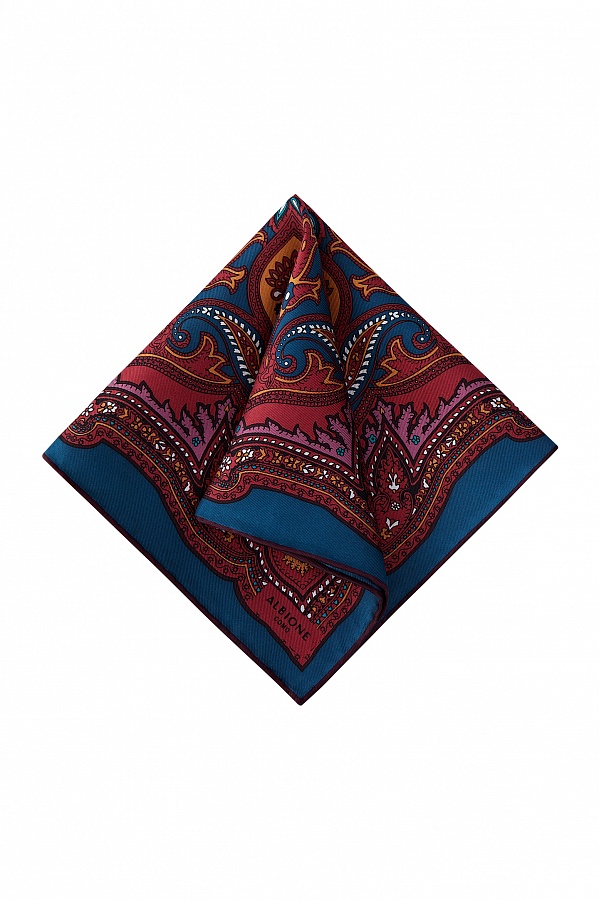 Синий платок с бордовым орнаментом
