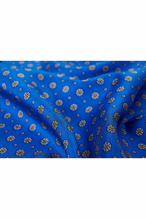 Синий платок с принтом